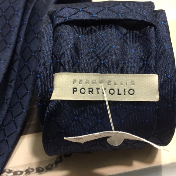 New Perry Ellis Dark Blue Ties - Picture 5 of 8